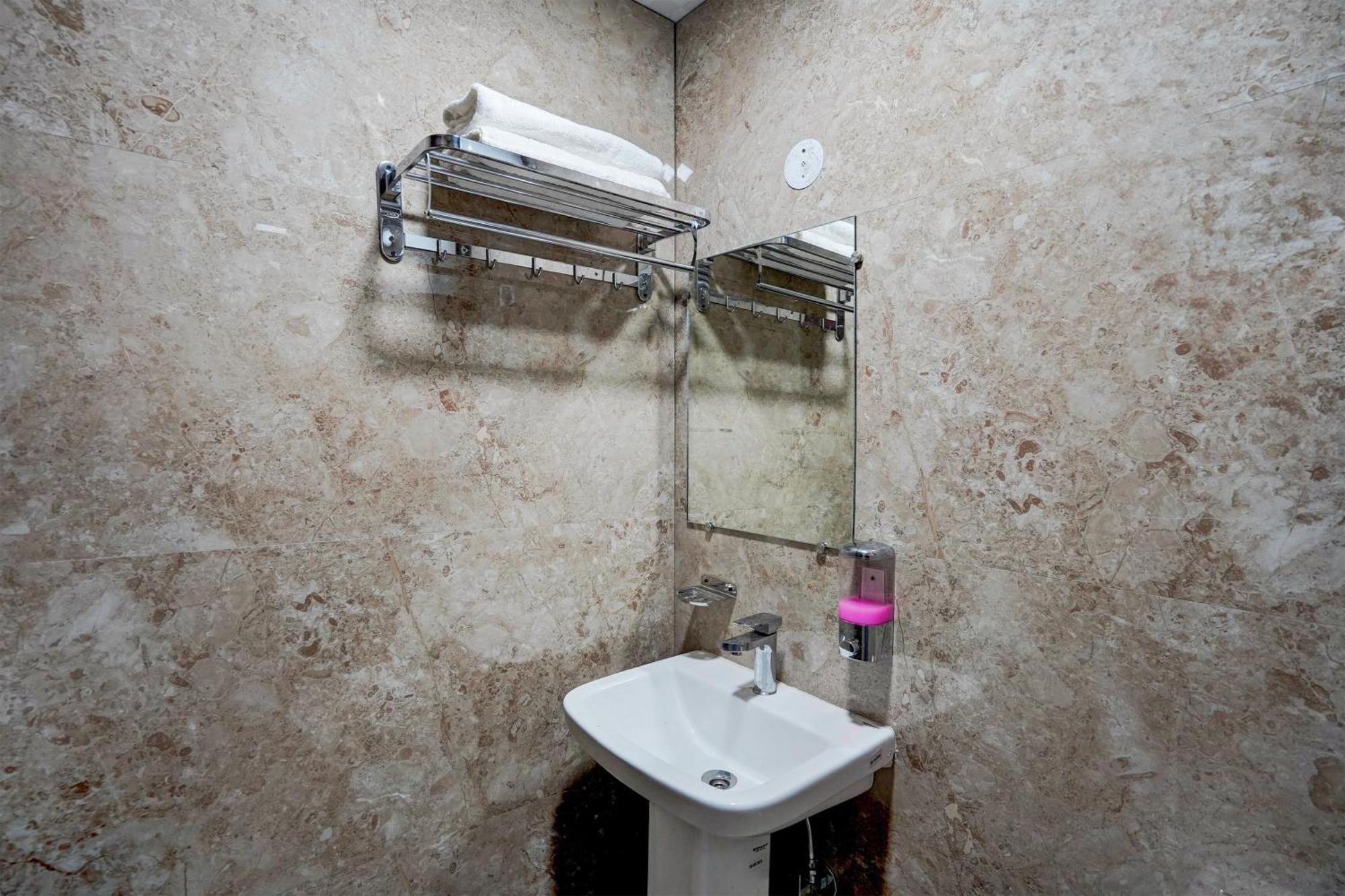 Hotel O R.N Residency Hotel Ghaziabad Eksteriør bilde